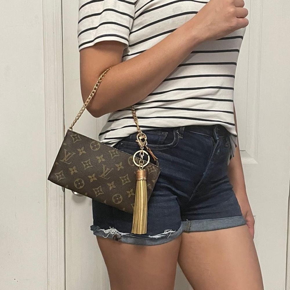 Louis Vuitton bucket pouch GM